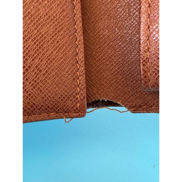 Louis Vuitton Monogram Marco Wallet - Picture 3 of 12